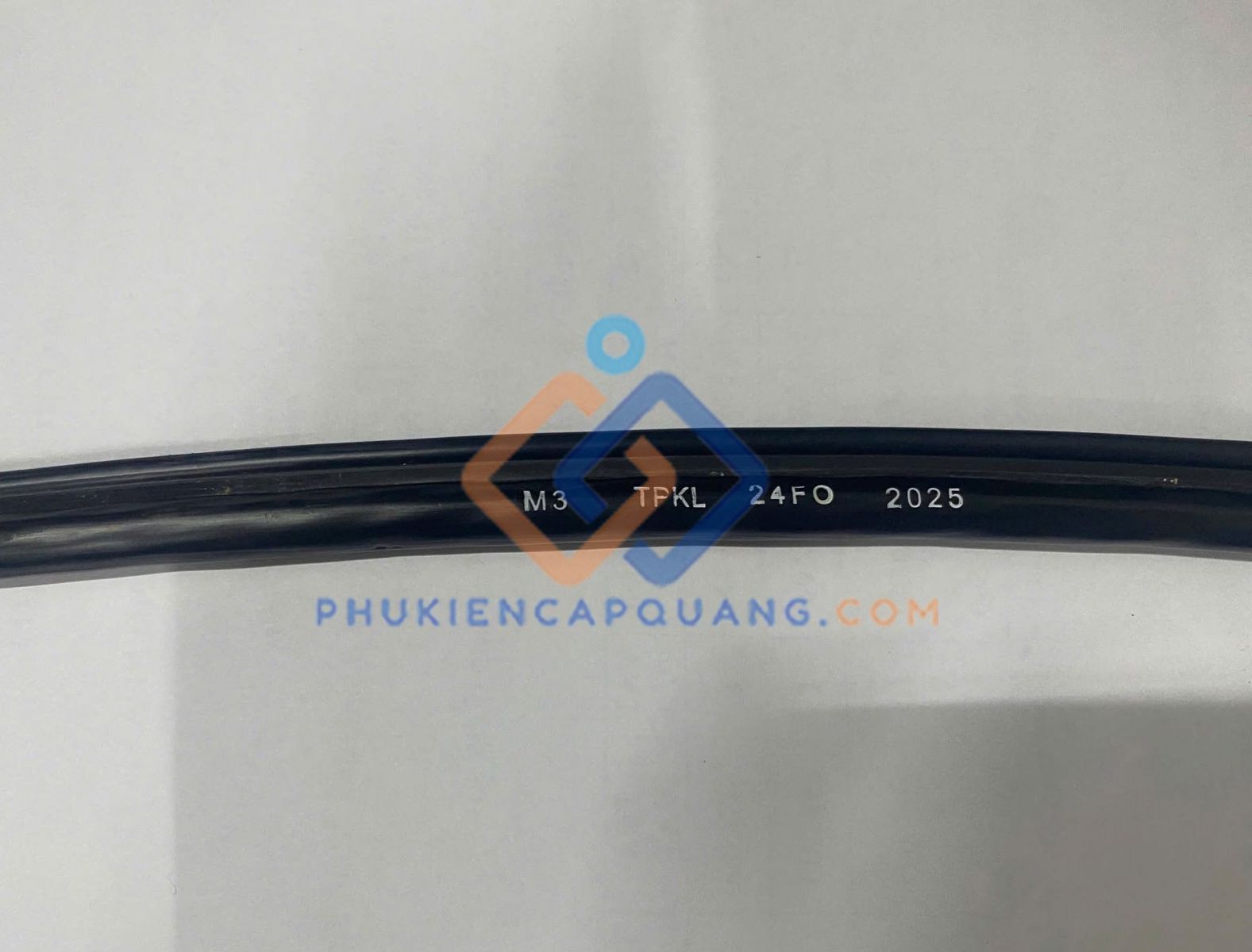 cap-quang-24fo-singlemode-treo-phi-kim-loai-m3-viettel