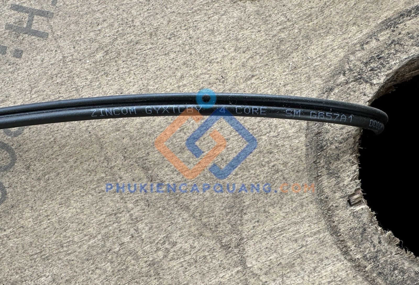 cap-quang-treo-4fo-zincom-zc-gyxtc8y-4c-sm-g652d cap-quang-treo-4fo-zincom-zc-gyxtc8y-4c-sm-g652d