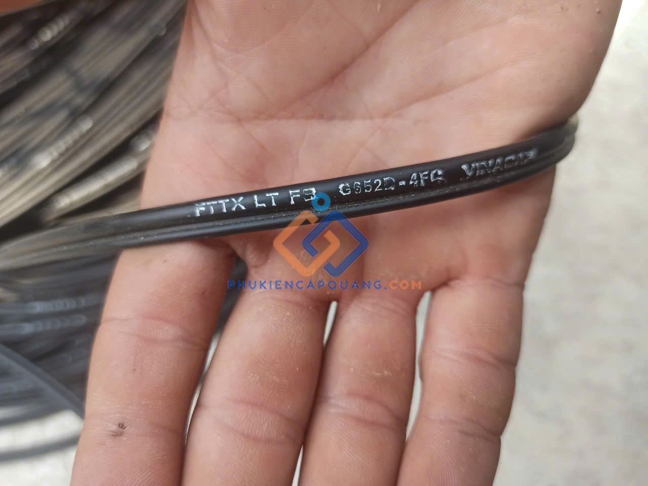 cap-quang-treo-ftth-4fo-vinacap