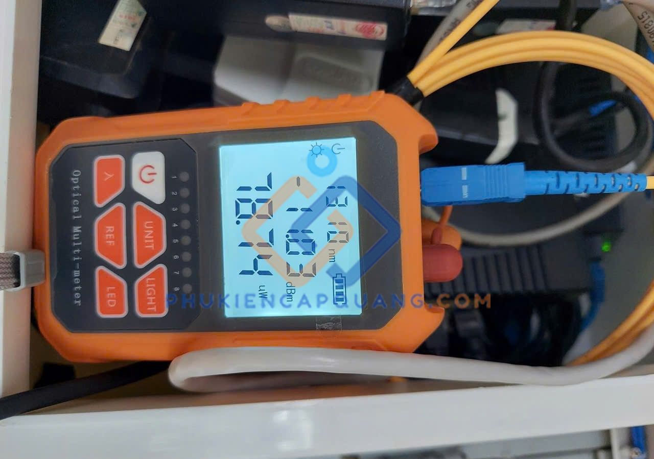 may-do-cong-suat-kem-soi-vfl-15km-4-chuc-nang-sgm-305 may-do-cong-suat-kem-soi-vfl-15km-4-chuc-nang-sgm-305