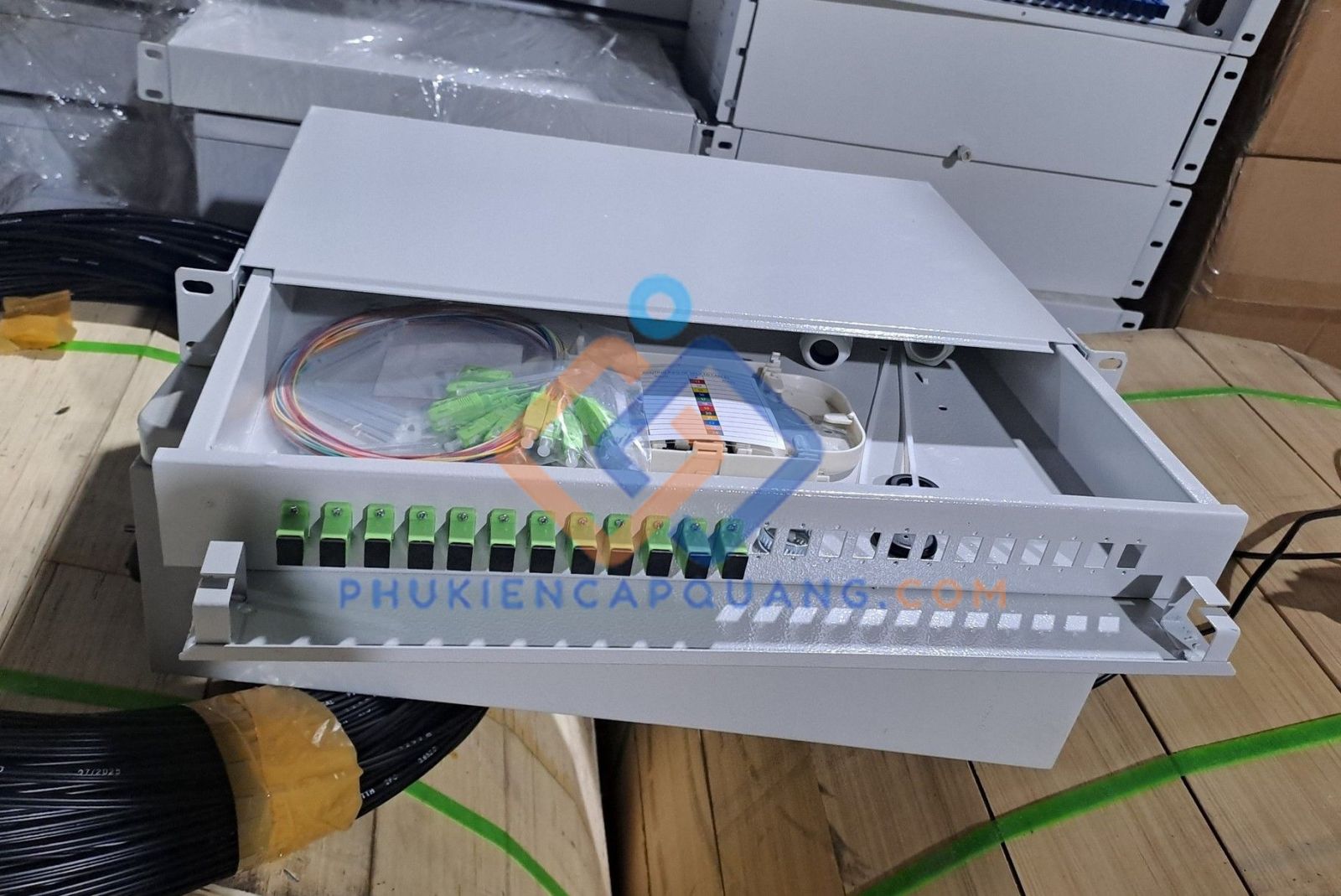 hop-phoi-quang-12fo-odf-indoor-gan-rack-sc-apc