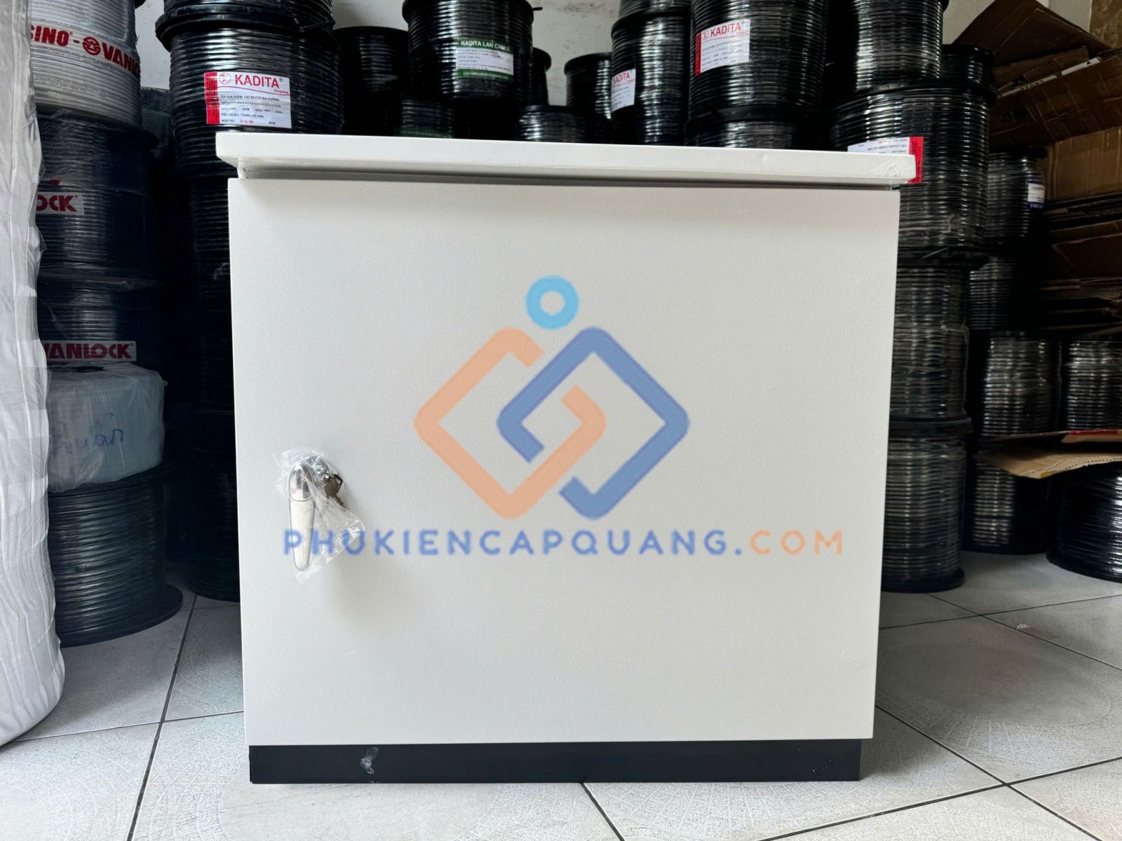 /tu-mang-tu-rack-10u-d500-ngoai-troi-outdoor