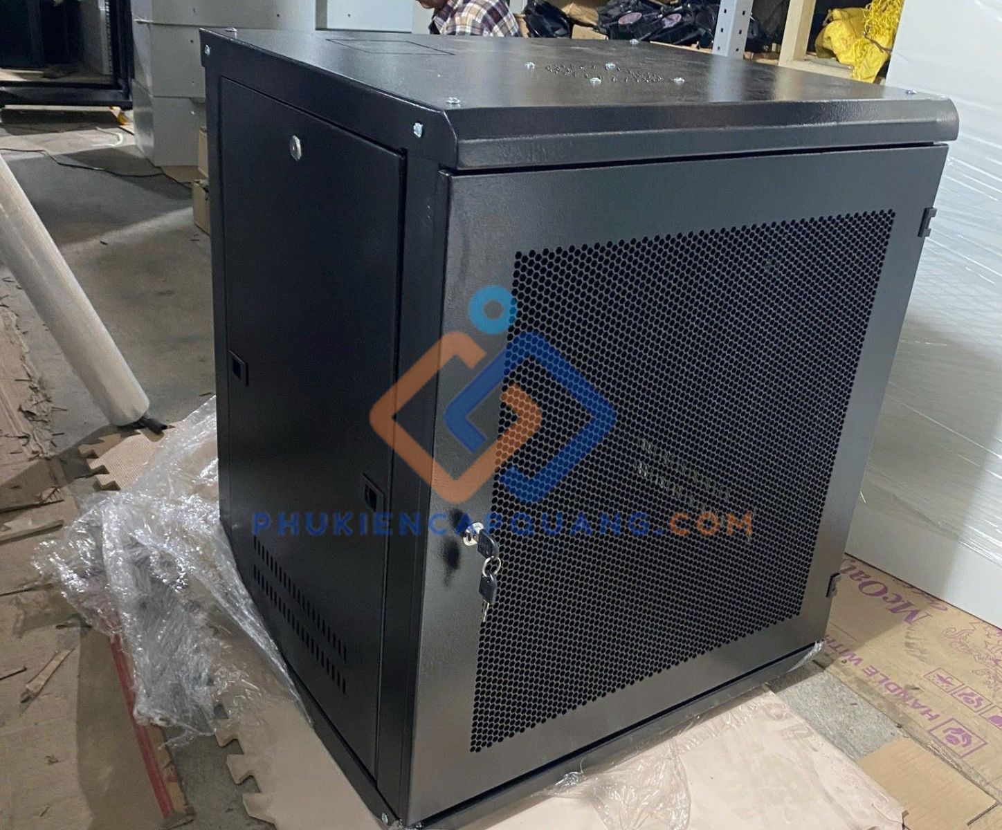 tu-rack-treo-tuong-10ud500