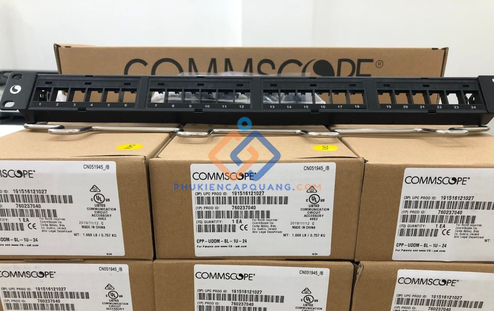 patch-panel-24-cong-cat6-commscope-p-n-760237040-9-1375055-2-chinh-hang