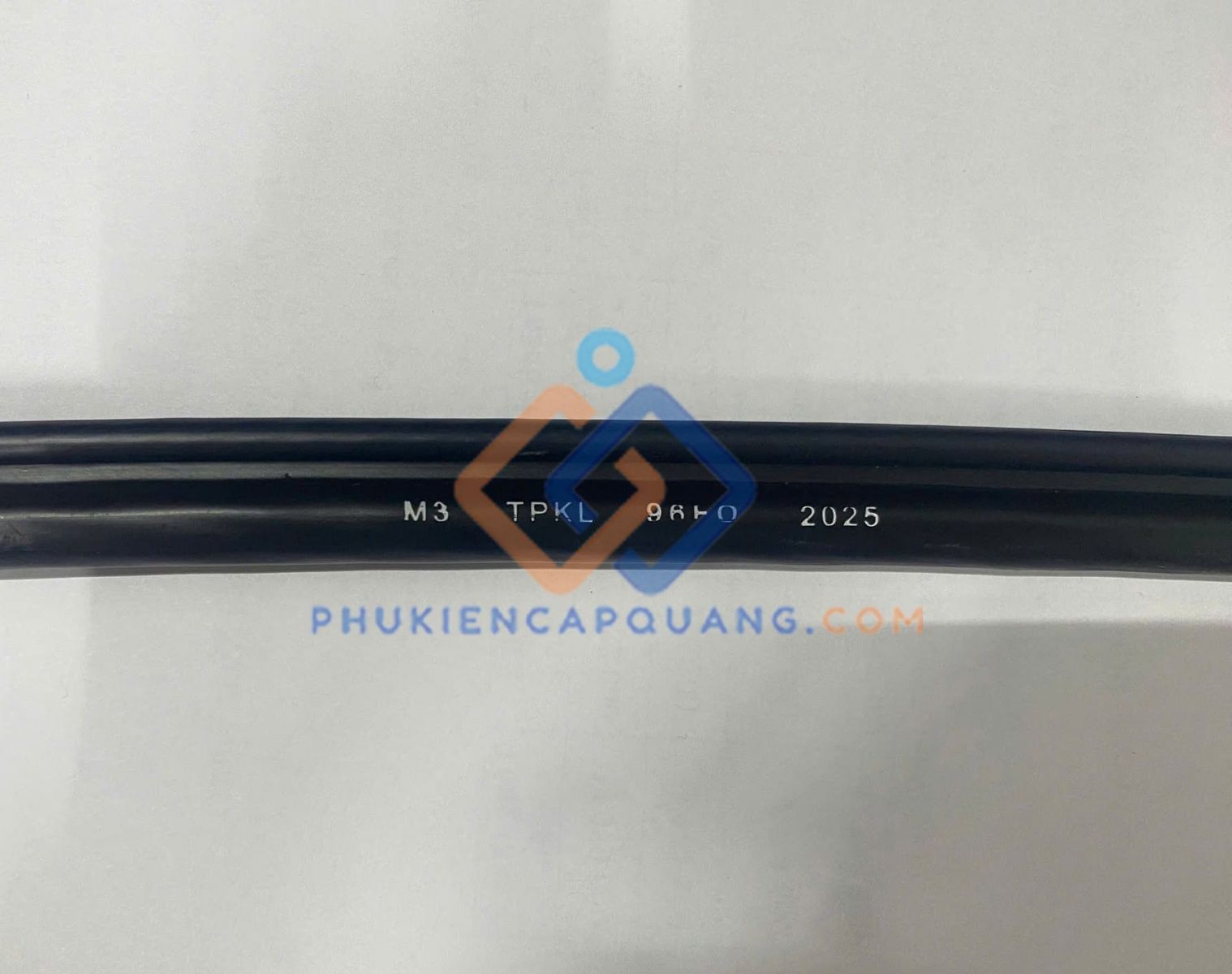 cap-quang-96fo-m3-viettel-treo-phi-kim-loai cap-quang-96fo-m3-viettel-treo-phi-kim-loai