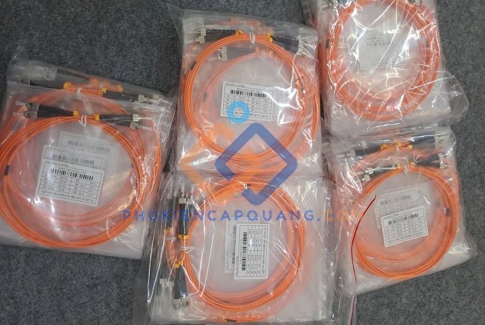 Dây nhảy quang multi core là gì?