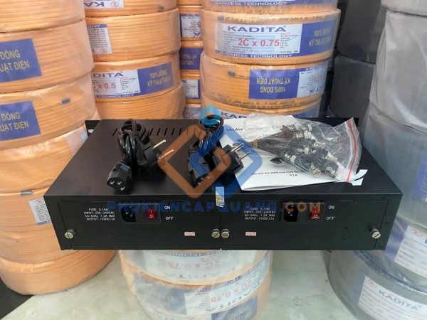 Bộ khung nguồn tập trung Converter quang Wintop YT-81/4-2A 14 khe cắm