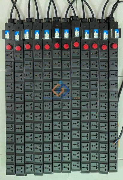 Thanh nguồn PDU 12 cổng 3 chấu có aptomat