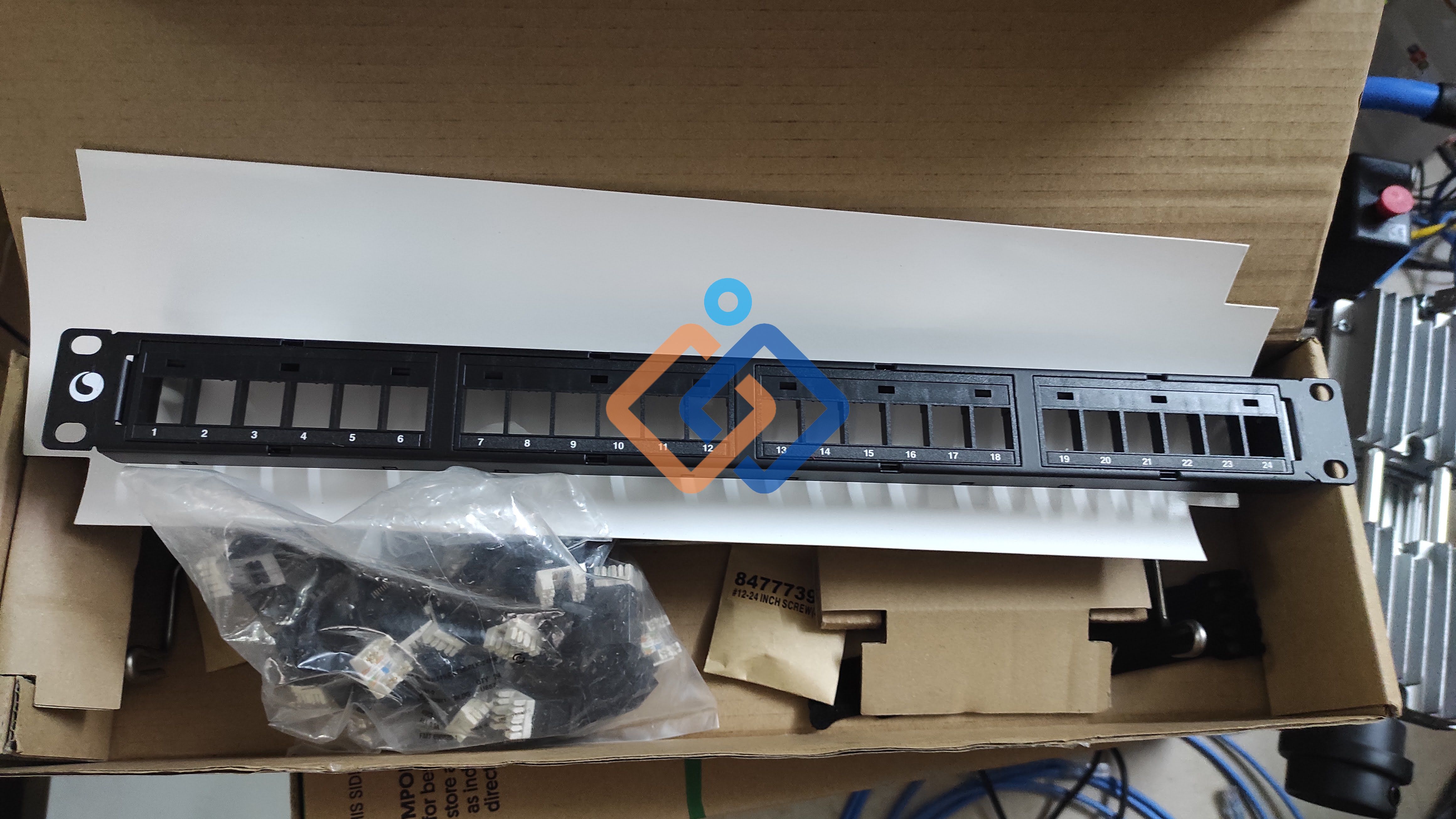 patch-panel-cat6a-commscope-48-cong-760237047-gia-re