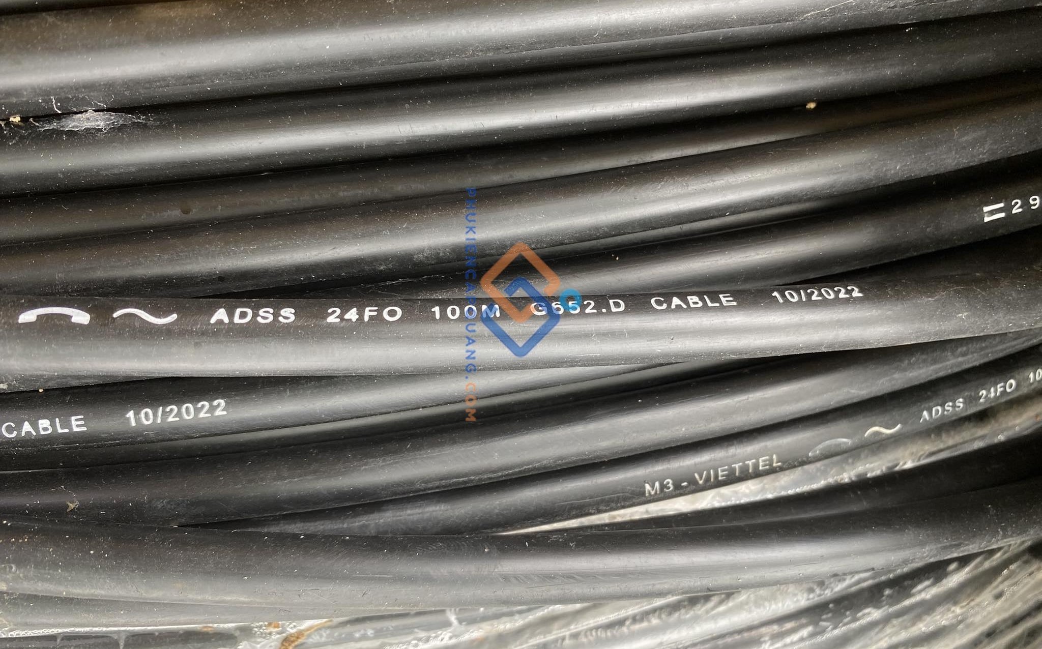 cap-quang-24fo-kv-100-gia-re