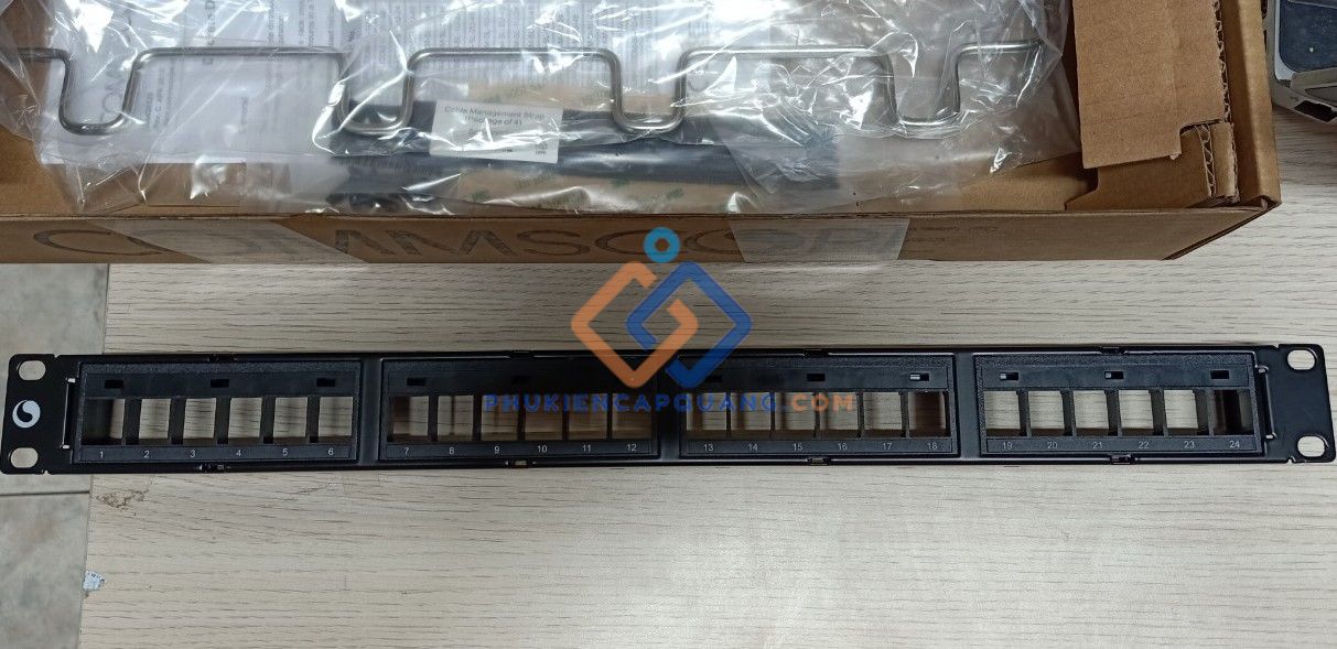 thanh-dau-noi-patch-panel-dang-rong-chuan-sl-2u-48-cong-commscope-760237041