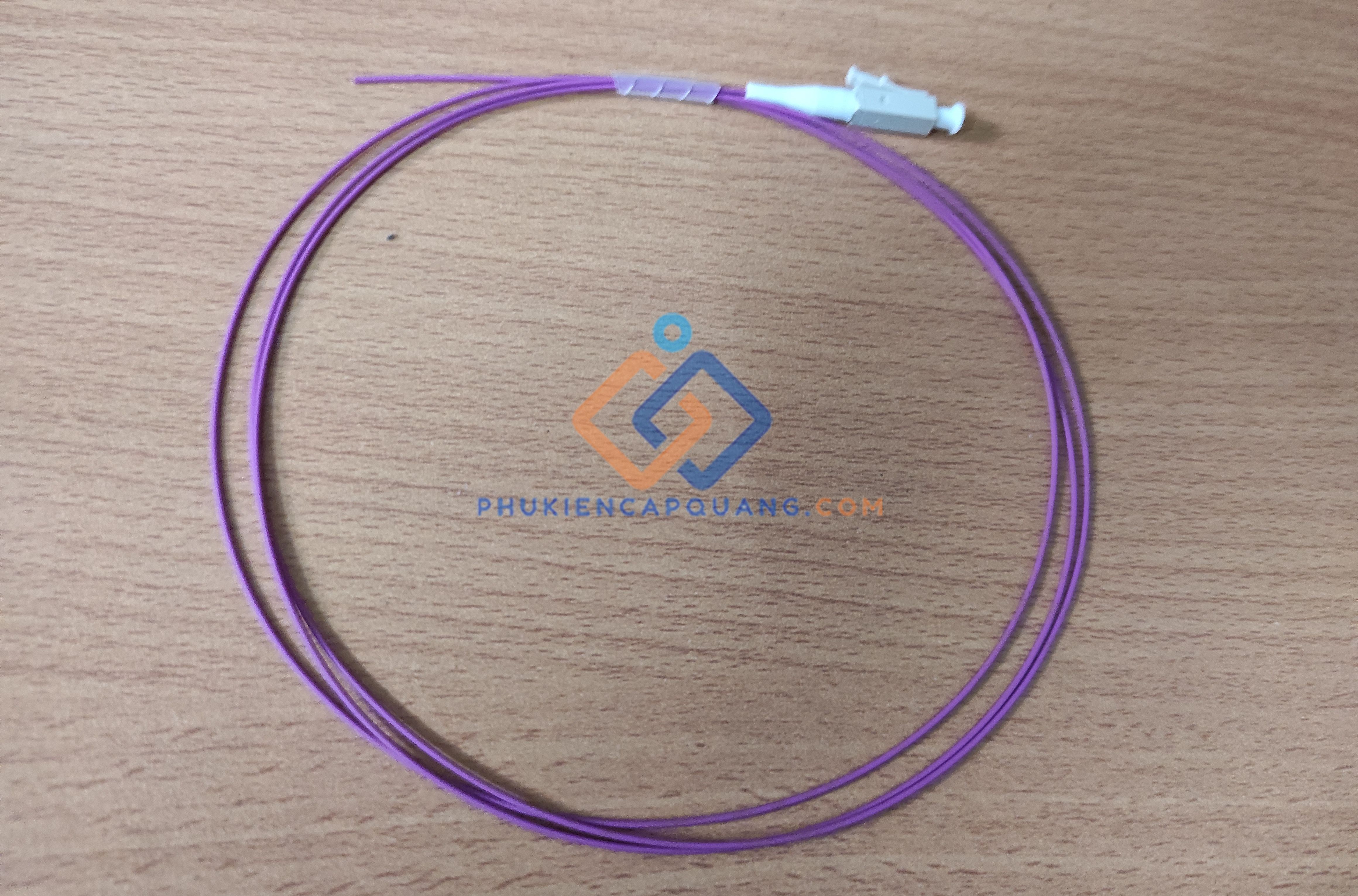 day-han-quang-om4-chuan-lc-upc-dai-1m-2m-3m