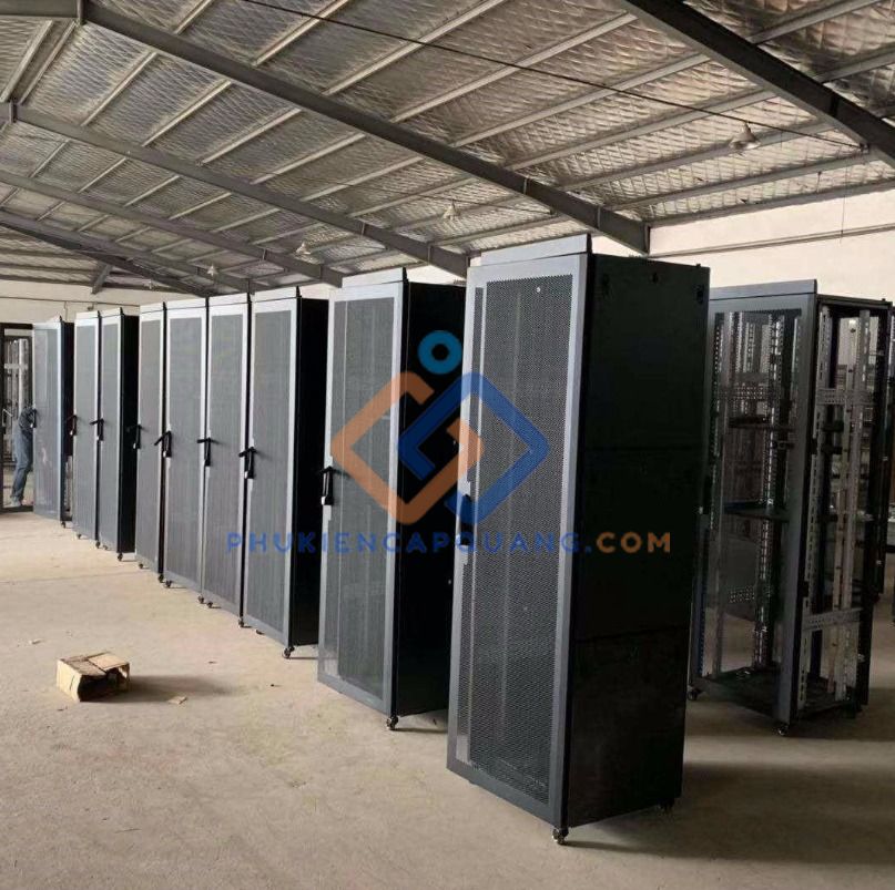 tu-rack-32ud1000