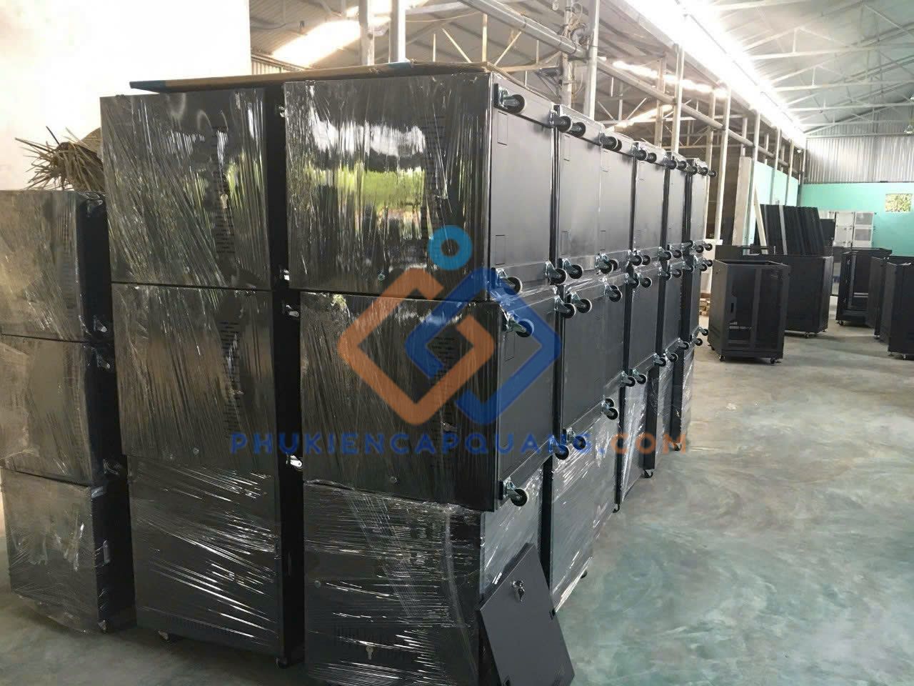 tu-rack-treo-tuong-10ud500
