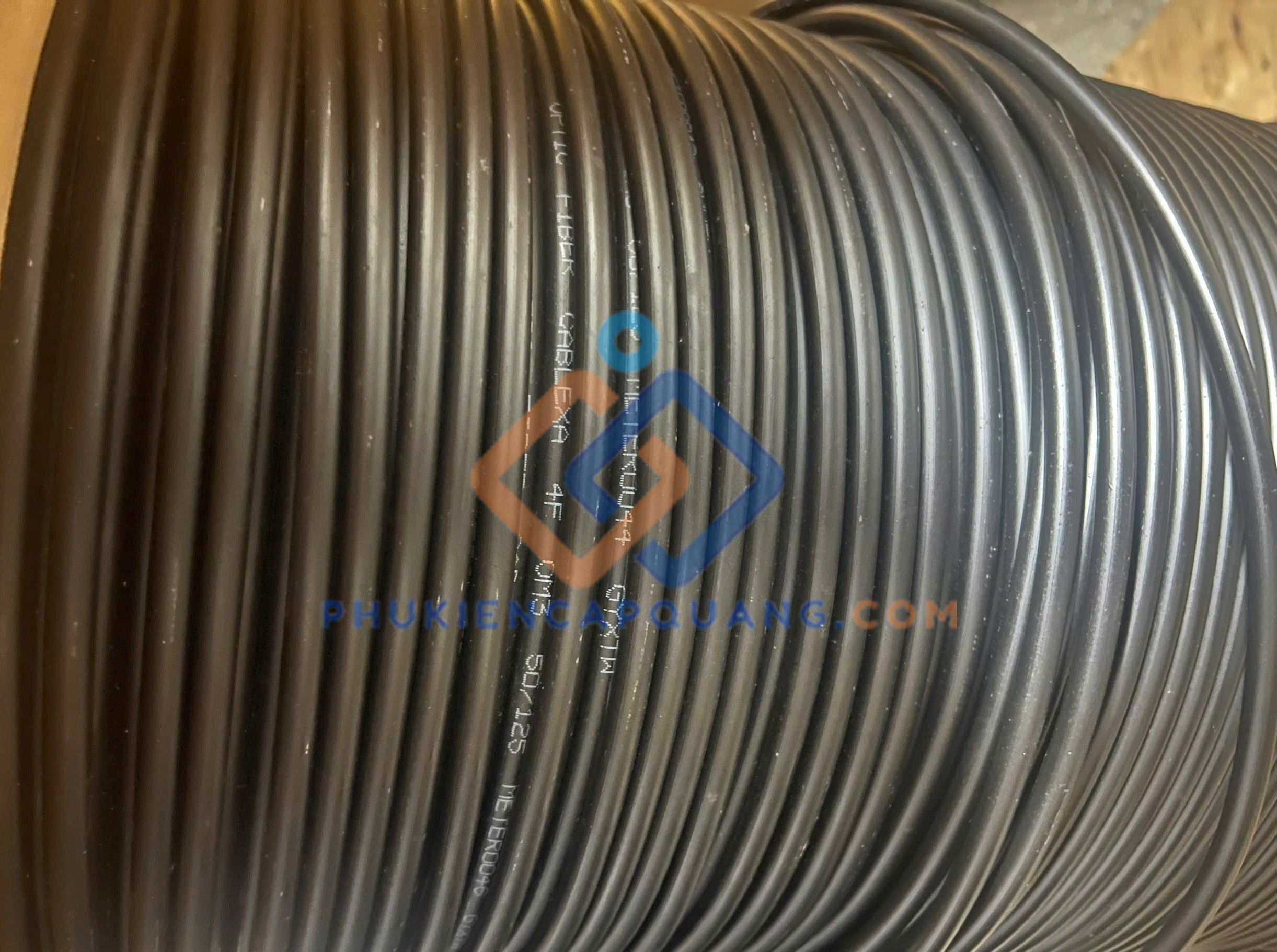 cap-quang-multimode-4fo-om3-cablexa-co-lop-kem-chong-gam-nham-con-trung
