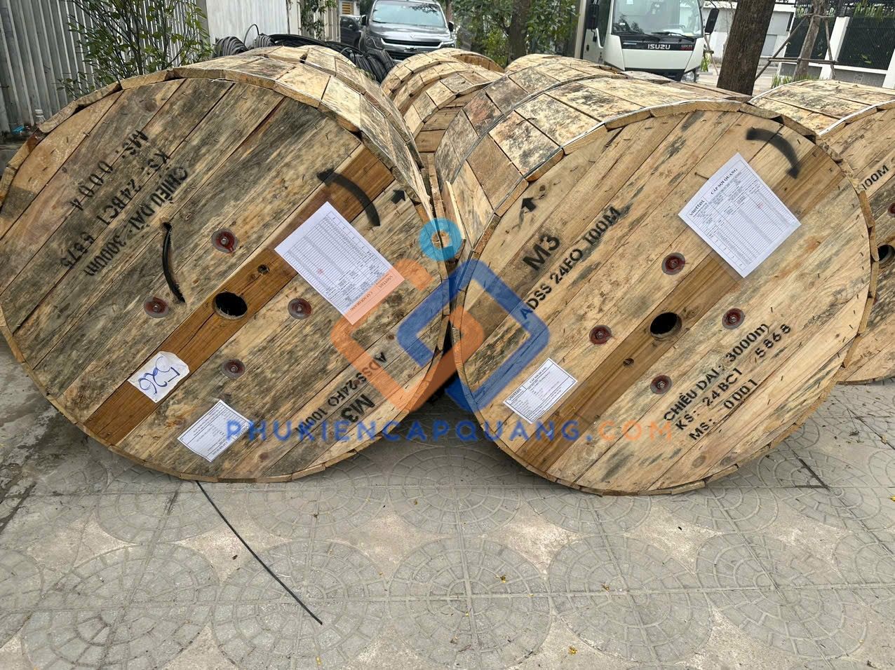 cap-quang-treo-4fo-sacom