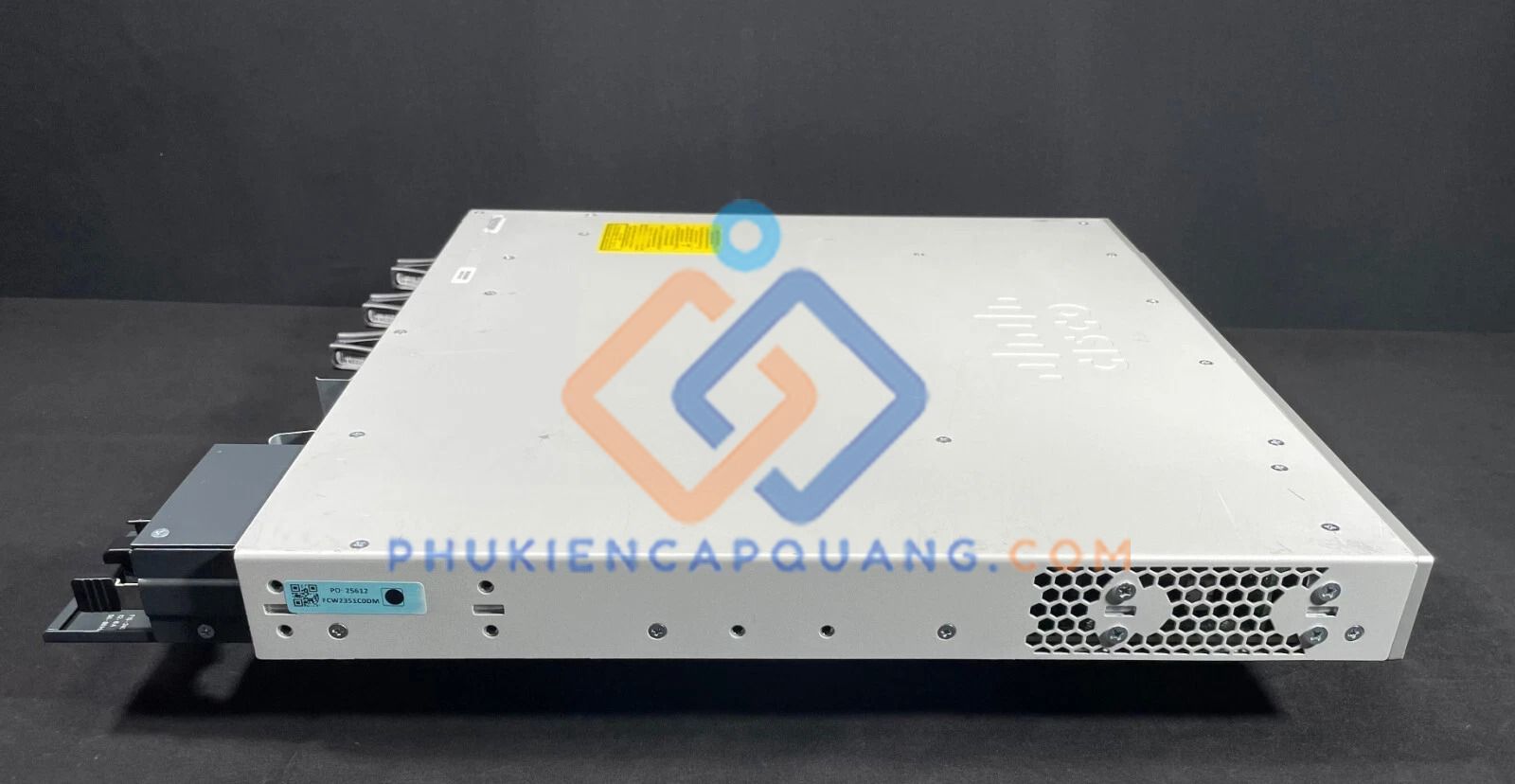 switch-cisco-c9300-48u-a-chinh-hang