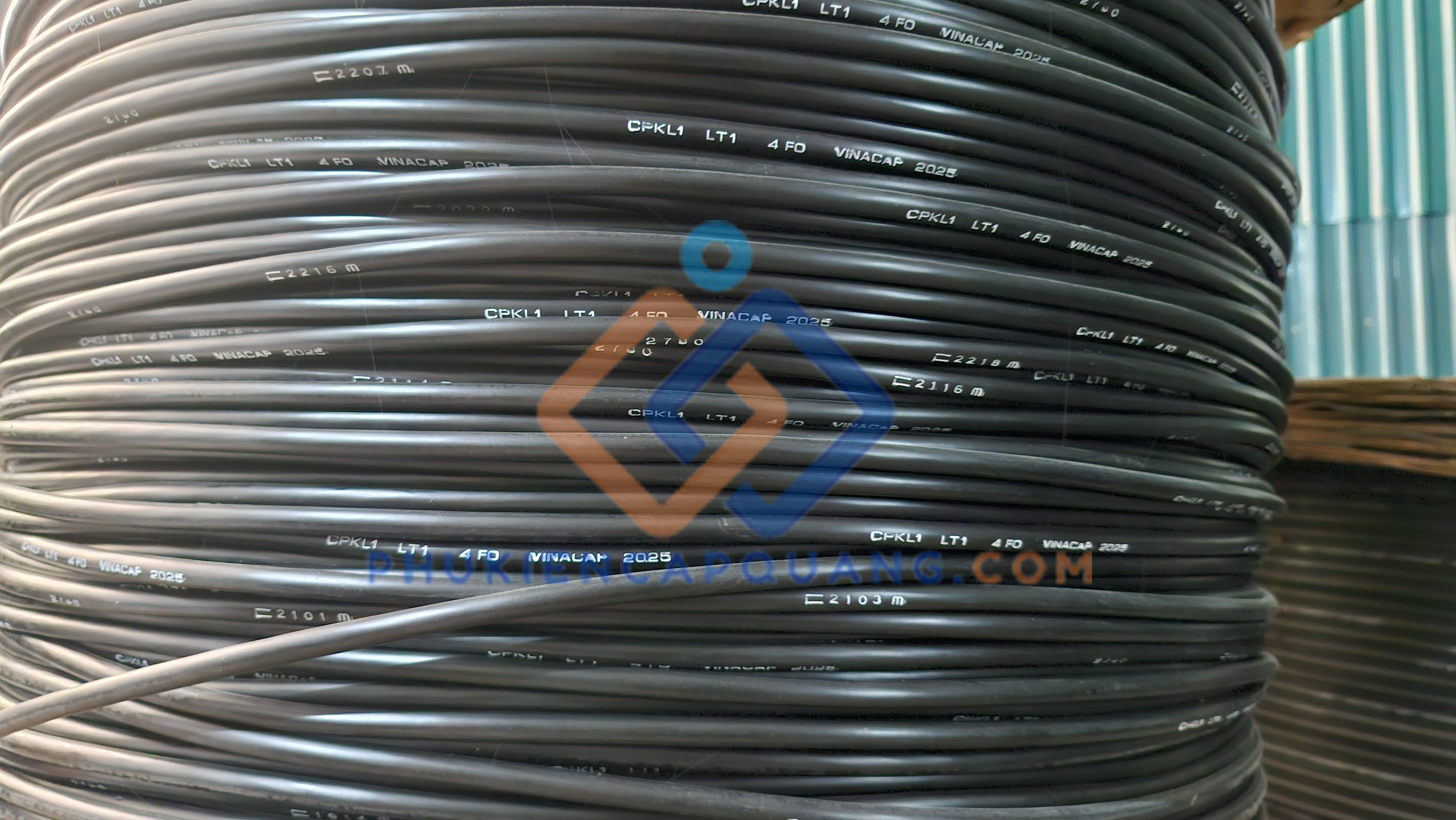 cap-quang-4fo-4-soi-ngam-vinacap