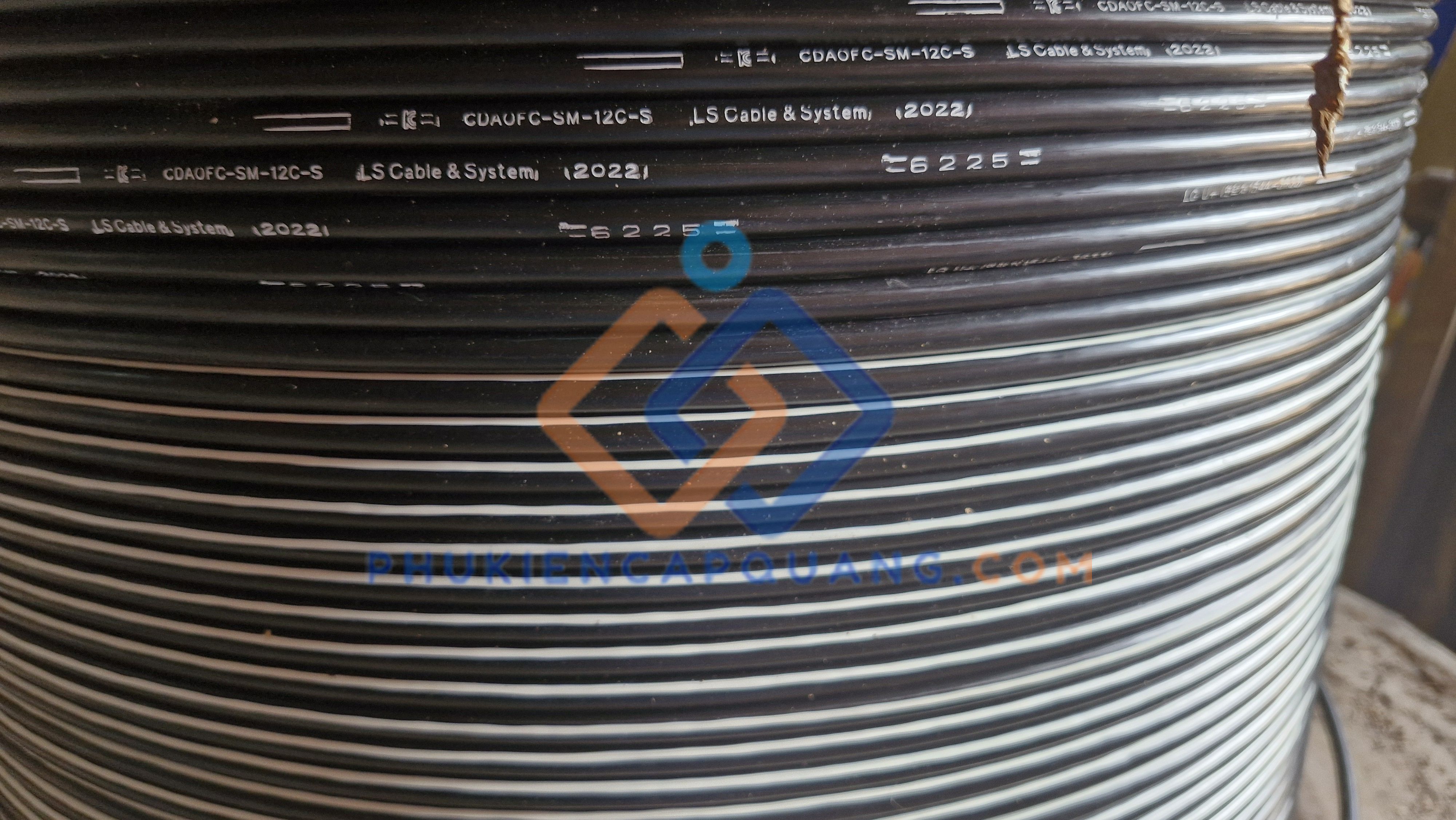 cap-quang-treo-co-kim-loai-12fo-ls