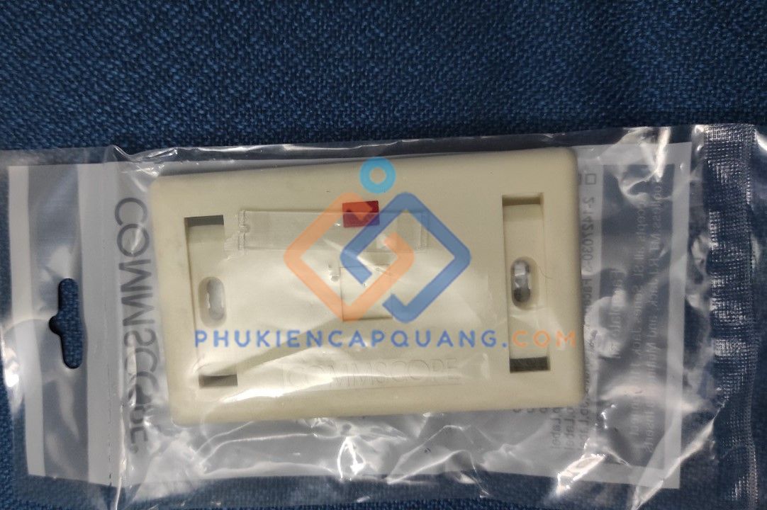 mat-na-mang-amp-commscope-1-port-272368-1-gia