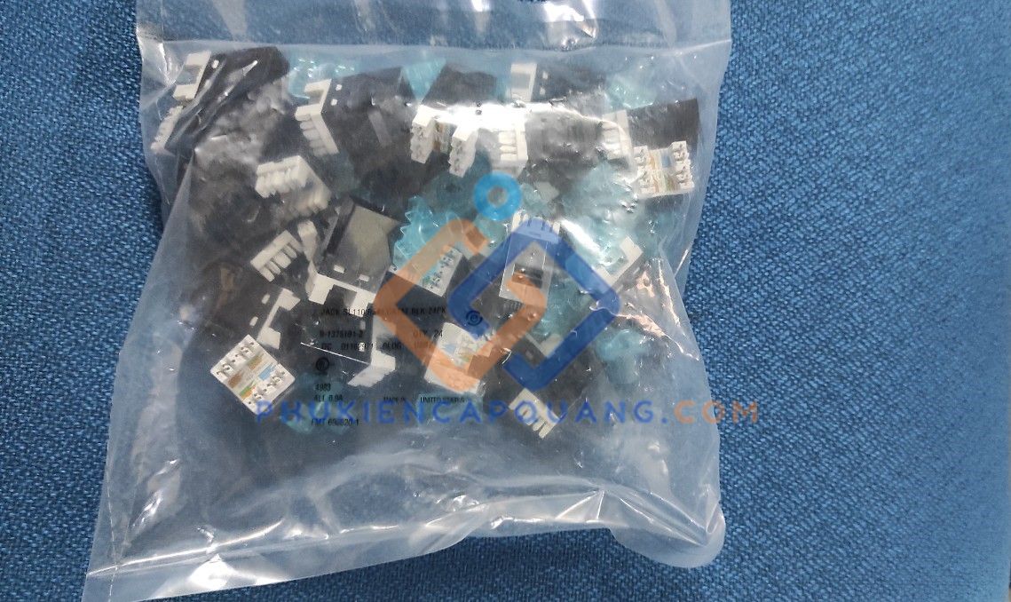 nhan-mang-cat5e-commscope-pn-1375191-1-chinh-hang