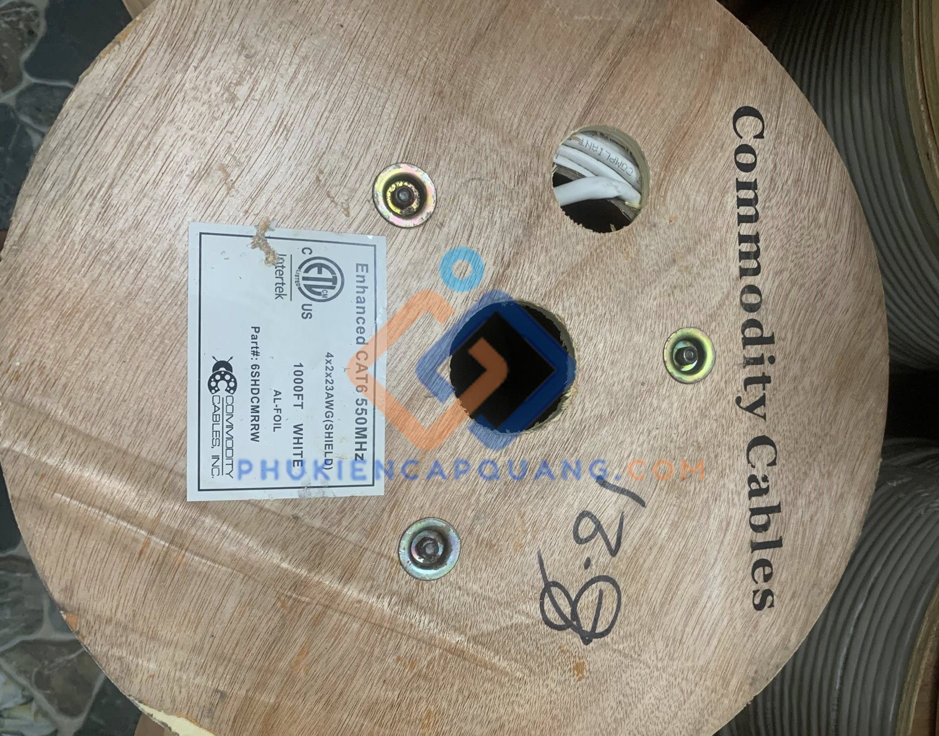 day-mang-cat6-ftp-boc-bac-chong-nhieu-gia