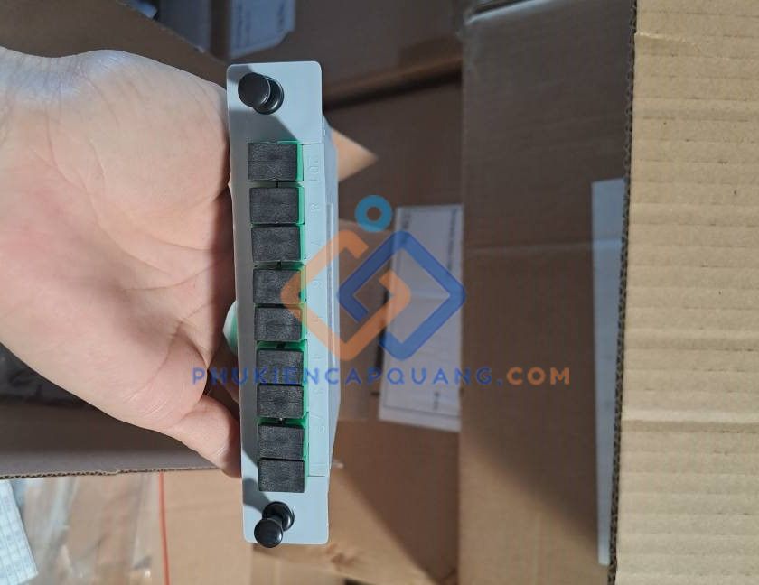 bo-chia-box-1x8-sc-apc