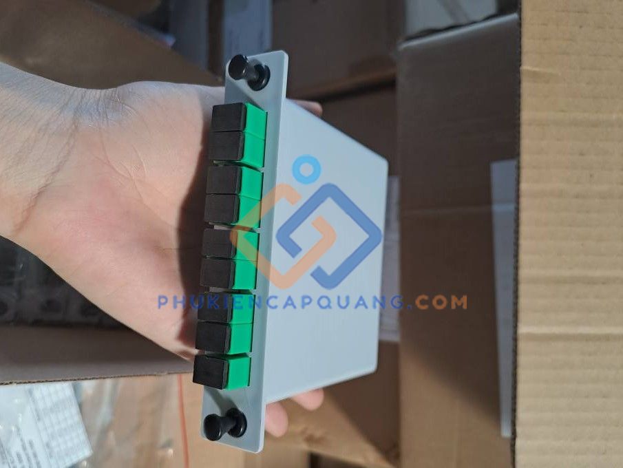 bo-chia-box-1x8-sc-apc-gia