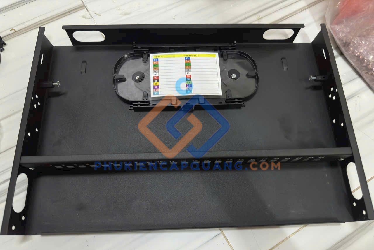 hop-phoi-quang-24fo-multimode-om3-sc-upc