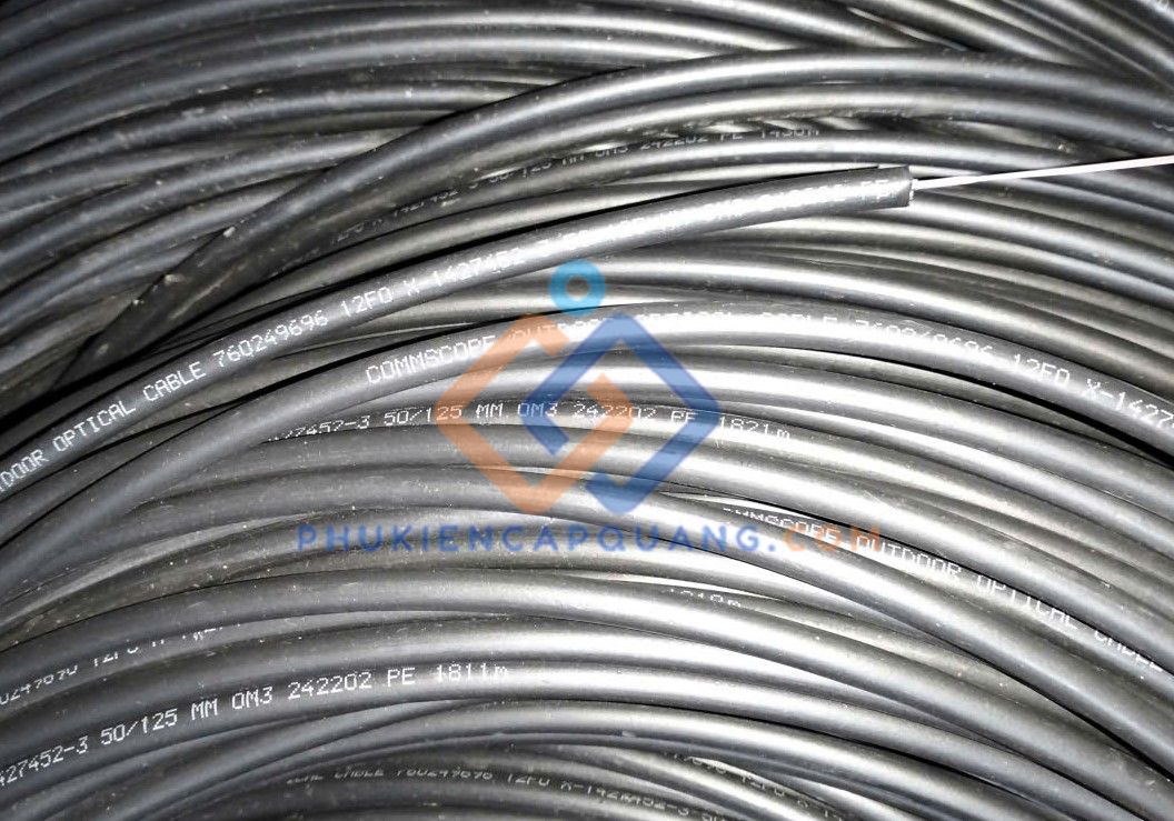 cap-quang-12fo-om3-commscope-760249696