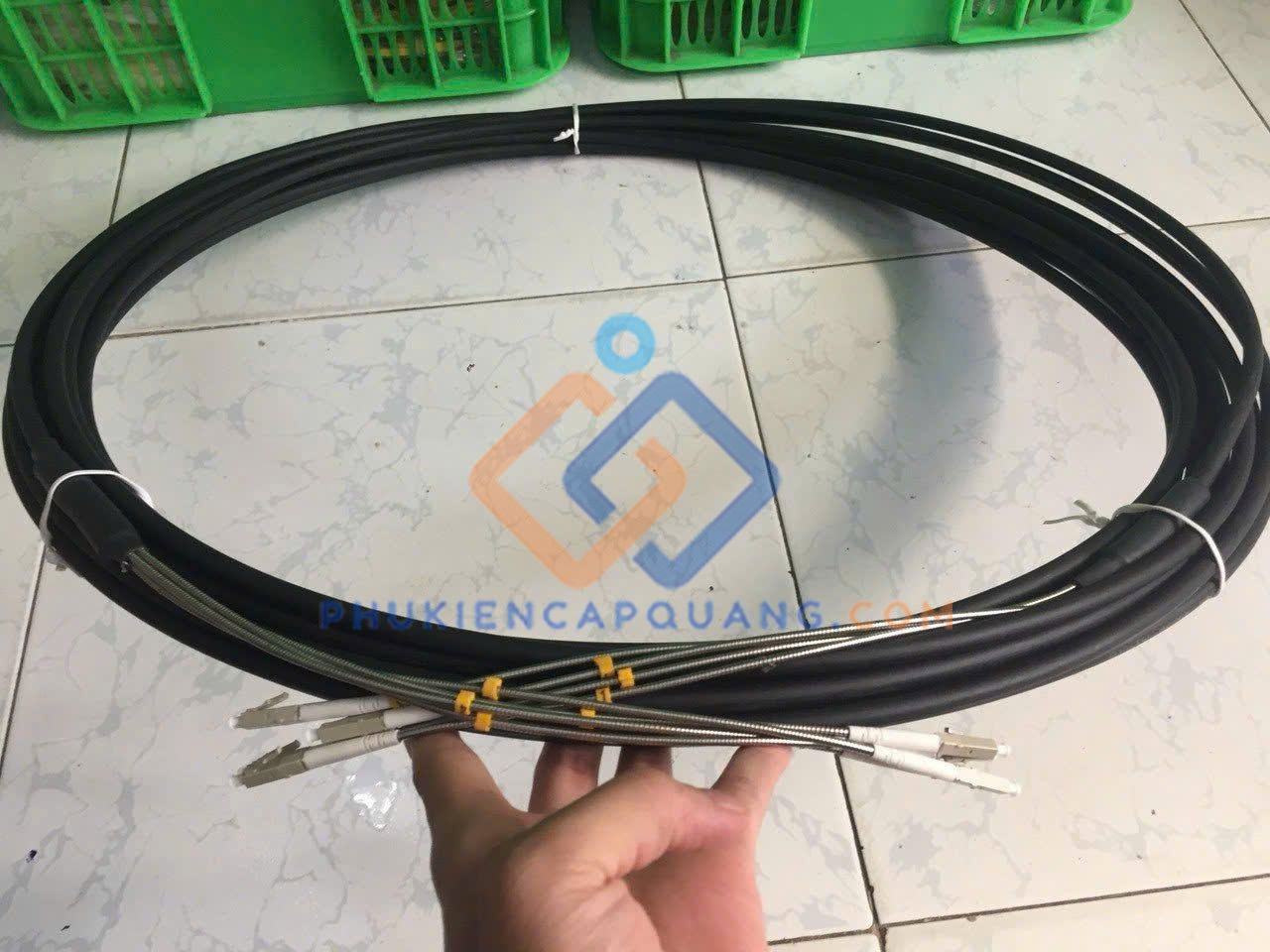 cap-quang-4fo-4-core-gan-dau-noi-lc-lc-dai-300m