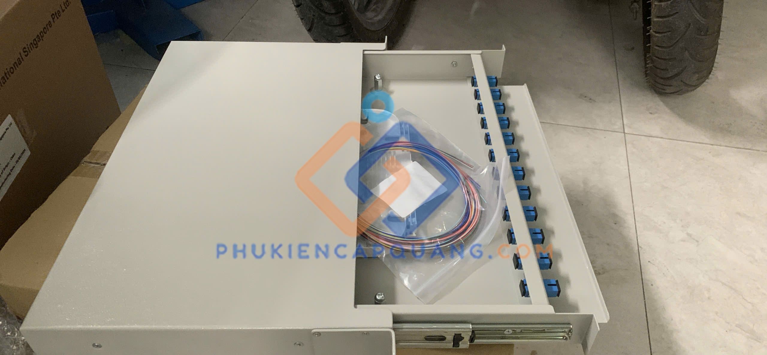 hop-phoi-quang-odf-12fo-khay-truot-gan-rack