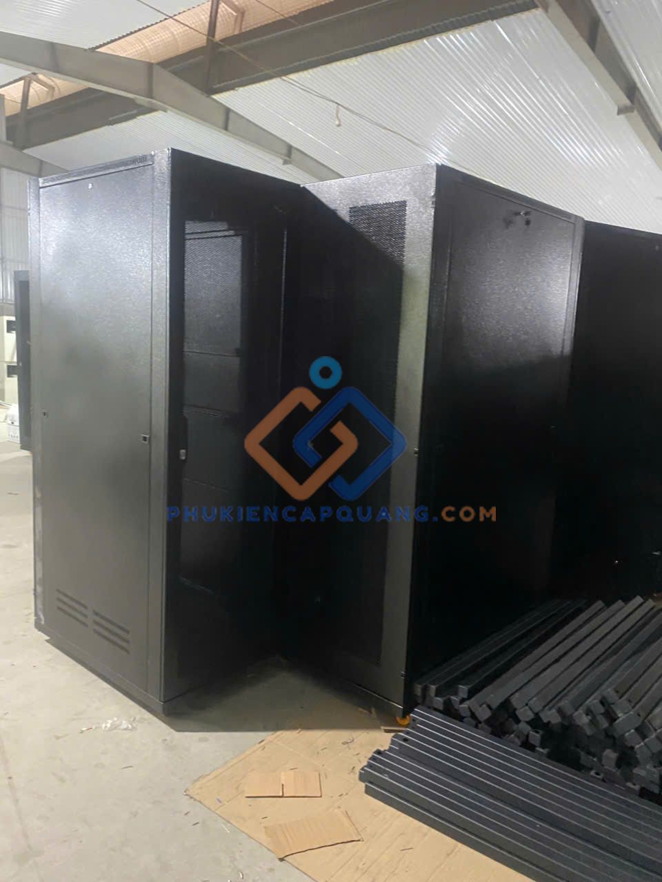 Tủ rack trong nhà indoor là gì?